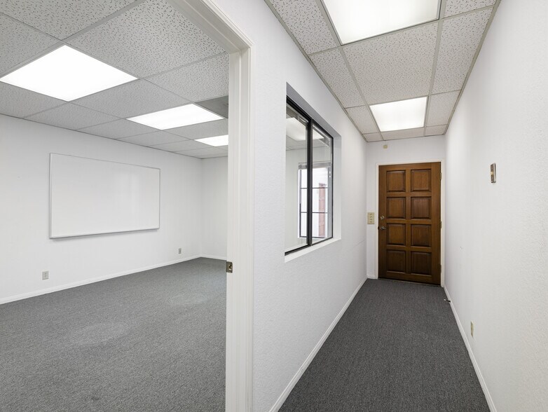 More Photos Of 302 W Grand Ave, El Segundo Office For Lease
