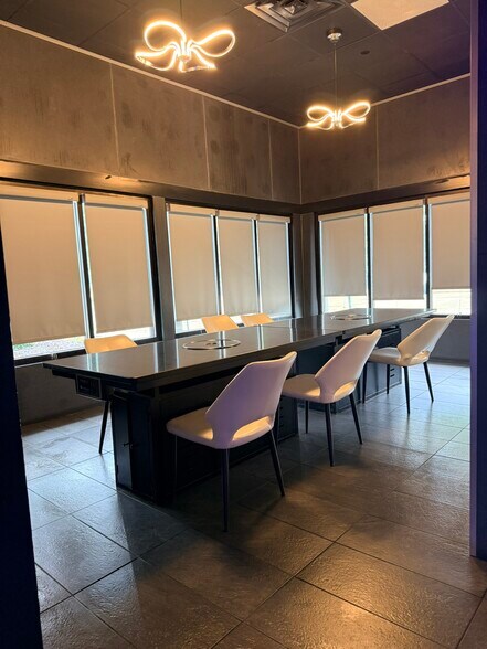 More Photos Of 2100 W White Oaks Dr, Springfield Restaurant For Sale
