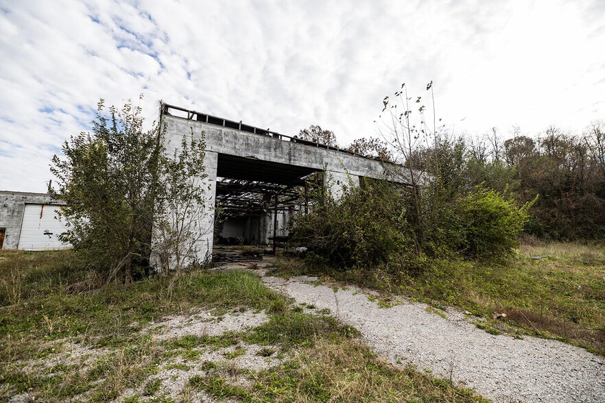 More Photos Of 110 Tandy Ave, Somerset Flex For Sale