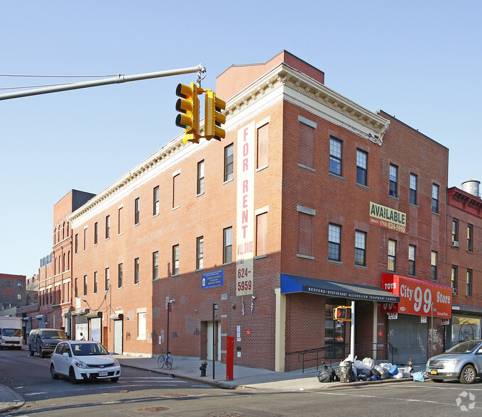 Primary Photo Of 722 Myrtle Ave, Brooklyn Warehouse For Lease