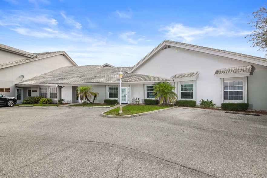 More Photos Of 1505 Tamiami Trl S, Venice Medical For Sale