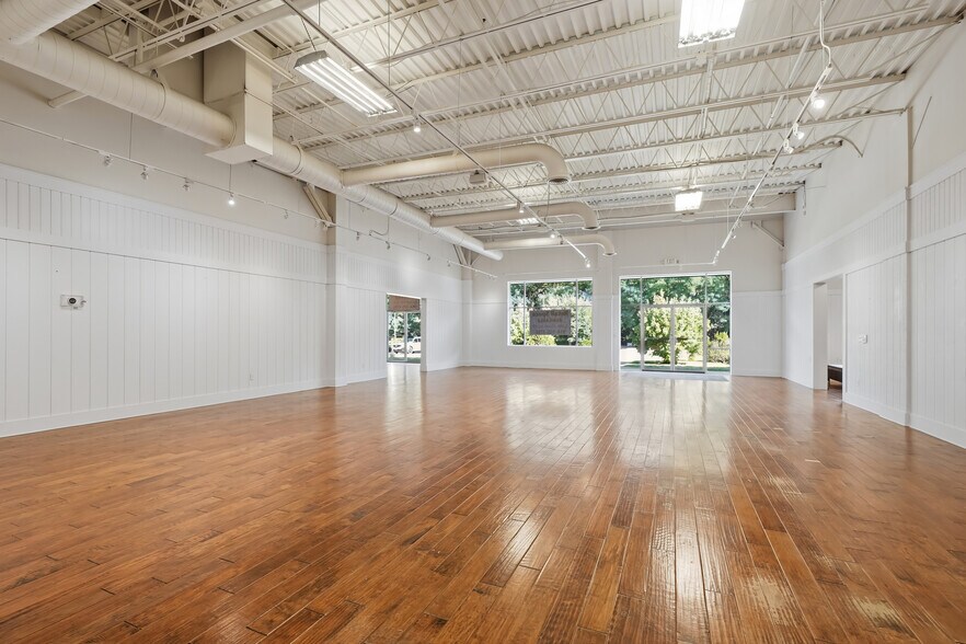 More Photos Of 242 Route 117 Bypass Road, Bedford Hills Freestanding For Lease