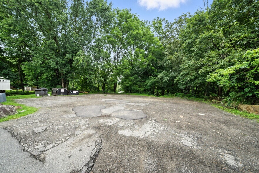 More Photos Of 260 Espanong Rd, Lake Hopatcong Restaurant For Sale