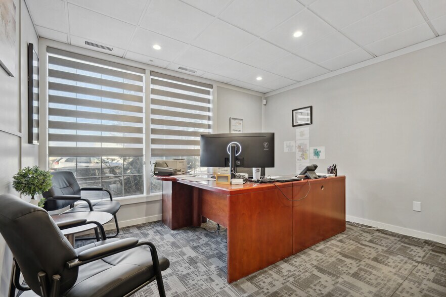 More Photos Of 39 Skyline Cres NE, Calgary Warehouse For Sale