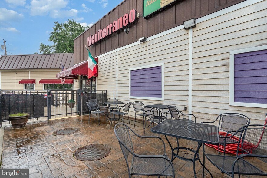 More Photos Of 132 W Main St, Westminster Restaurant For Sale