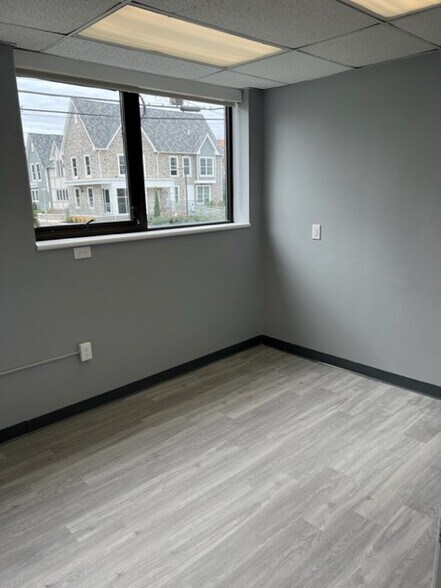 More Photos Of 17 White Horse Pike, Haddon Heights Medical For Sale