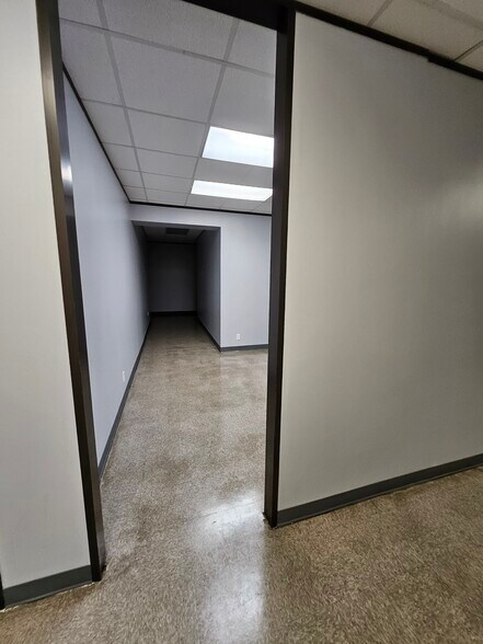 More Photos Of 14730 Yarberry St, Houston Unknown For Lease