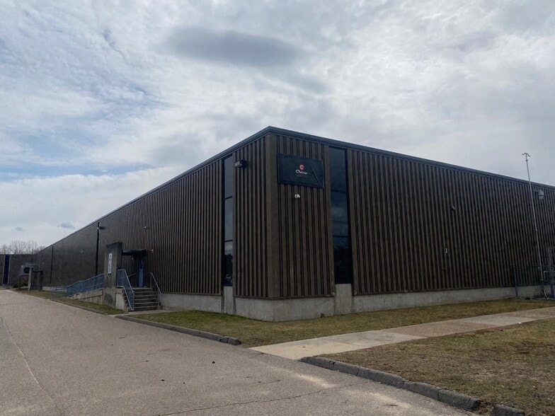 More Photos Of 527 Pleasant St, Attleboro Manufacturing For Lease