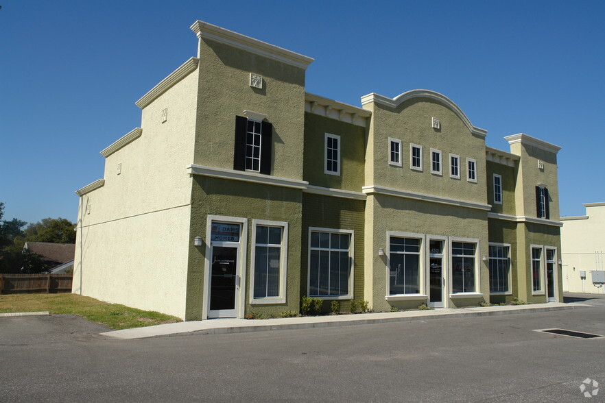 Primary Photo Of 6105 Deltona Blvd, Spring Hill Office For Lease