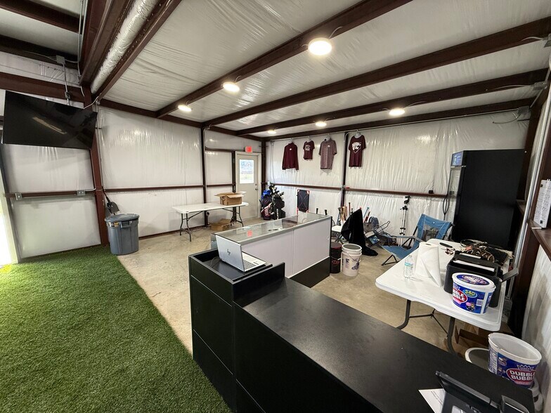 More Photos Of 9129 FM 678, Whitesboro Manufacturing For Sale