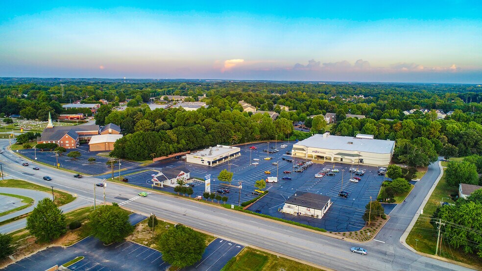 Primary Photo Of 5010 Old Spartanburg Rd, Taylors Freestanding For Lease