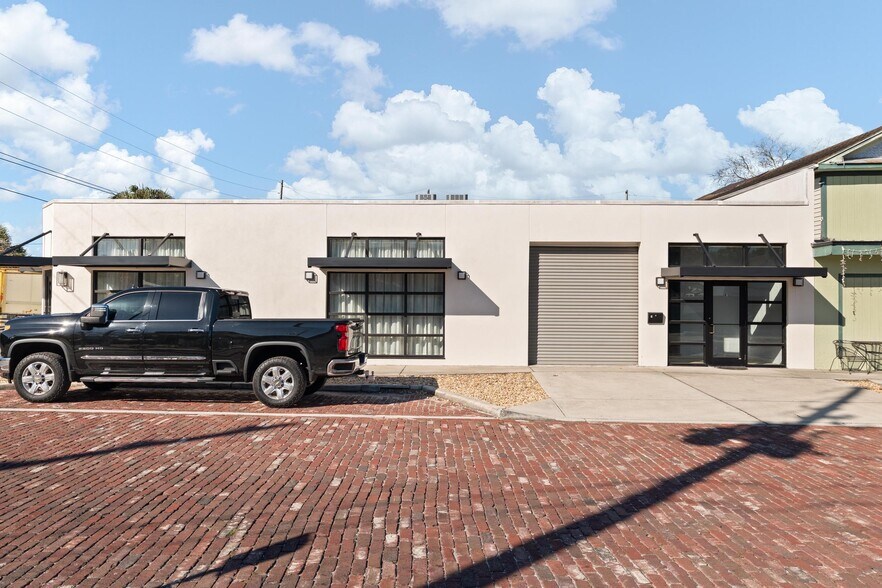 More Photos Of 229 E Lemon St, Tarpon Springs Auto Repair For Lease