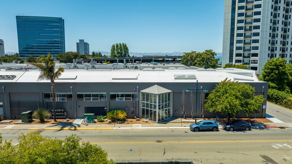 More Photos Of 6101 Christie Ave, Emeryville Research And Development For Lease