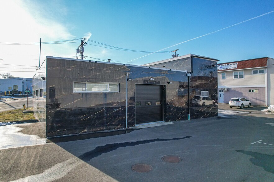 More Photos Of 180 Commerce Dr, Fairfield Auto Dealership For Sale