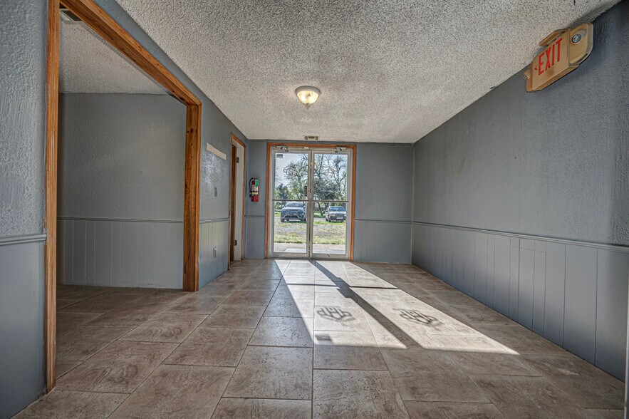 More Photos Of 1028 N 11th St, Chickasha Religious Facility For Sale