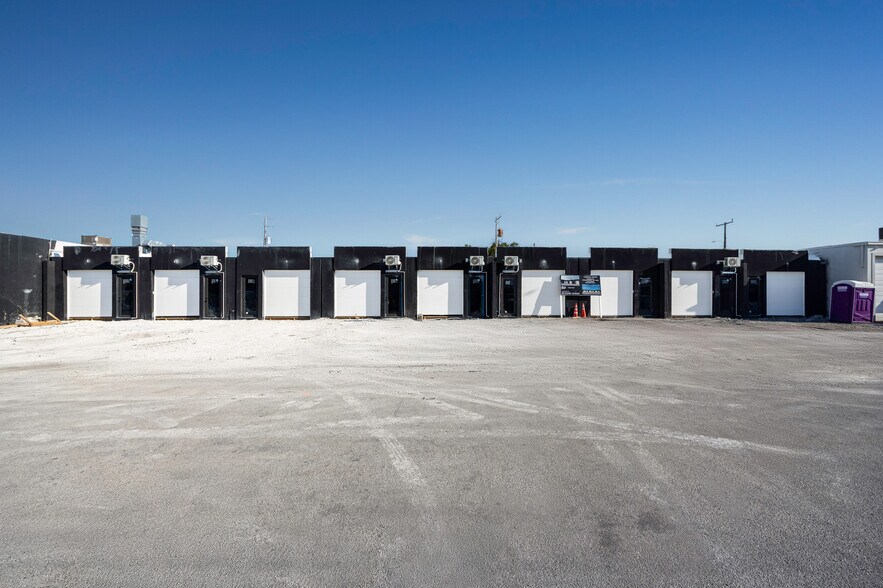More Photos Of 1036 NE 44th Pl, Oakland Park Warehouse For Sale