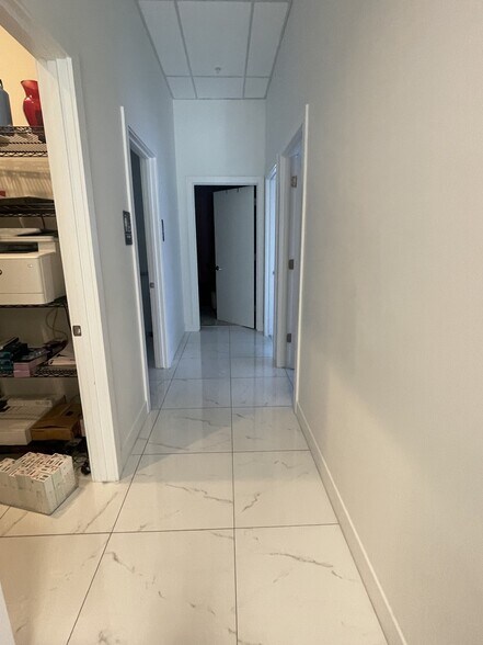 More Photos Of 10 W Scenic Pointe Dr, Draper Freestanding For Lease