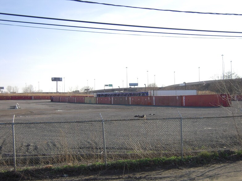More Photos Of 309 Avenue P, Newark Truck Terminal For Lease