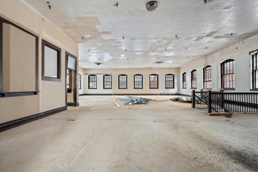 More Photos Of 575 Norwich Ave, Taftville Freestanding For Lease
