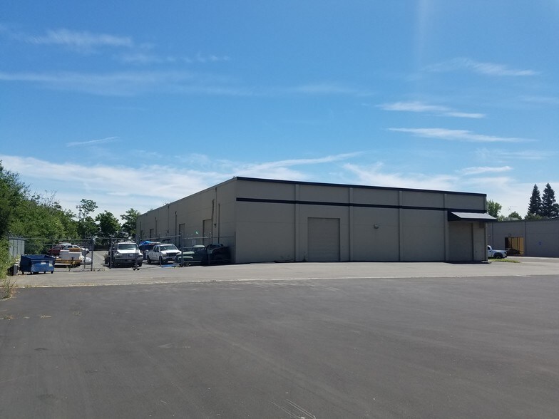 More Photos Of 175 Commerce Cir, Sacramento Warehouse For Lease