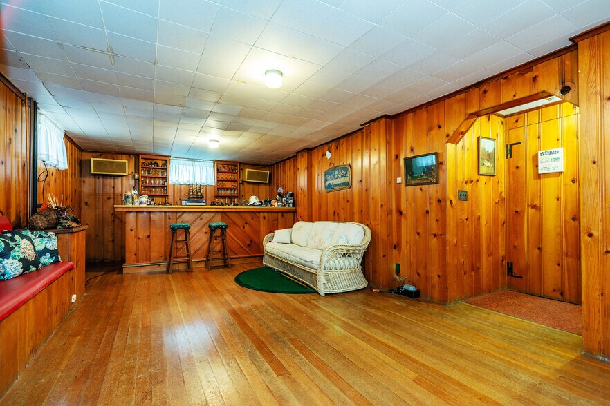 More Photos Of 90 Putnam Pike, Johnston Flex For Sale