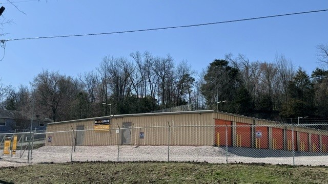 Primary Photo Of 130 Illinois St, Hot Springs National Park Self Storage For Sale