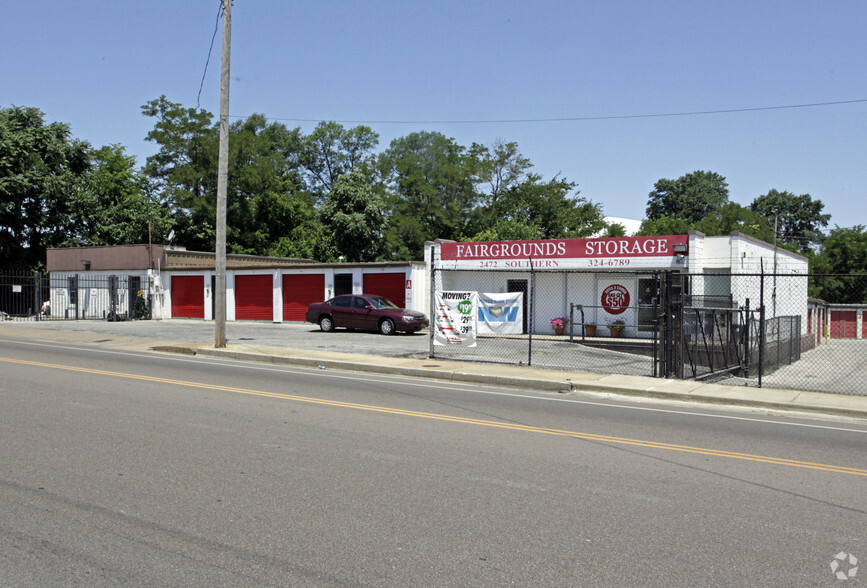 Primary Photo Of 2472 Southern Ave, Memphis Self Storage For Sale