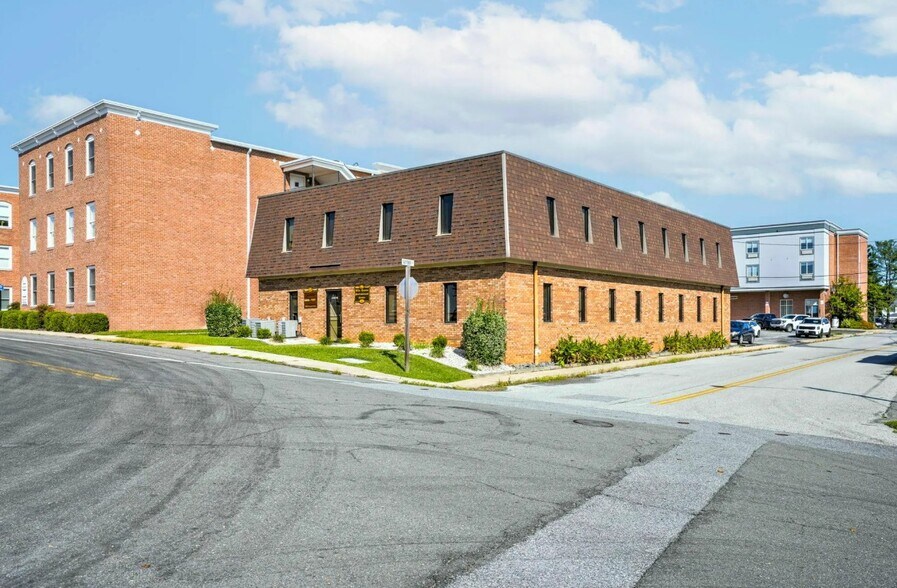 More Photos Of 41670 Courthouse Dr, Leonardtown Office For Sale