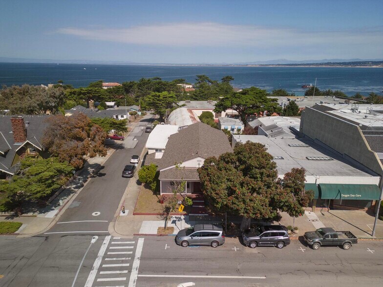 More Photos Of 176 Central Ave, Pacific Grove Freestanding For Lease