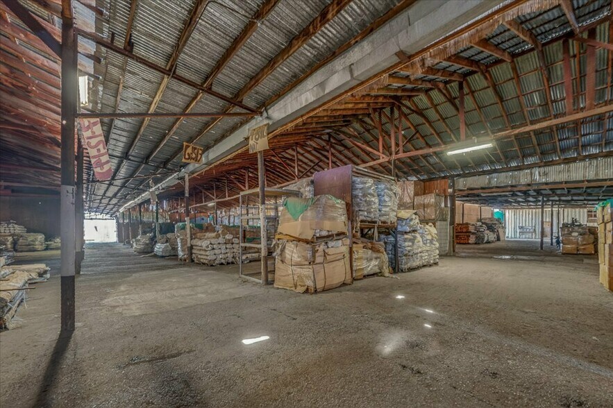 More Photos Of 708 N Pleasant Ave, Fresno Warehouse For Sale