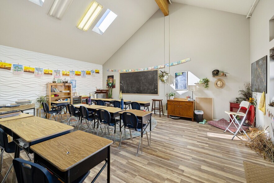 More Photos Of 12315 Deerfield Dr, Truckee Office Residential For Sale