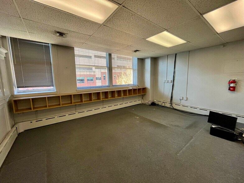 More Photos Of 1111 Maryland Ave, Baltimore Flex For Lease