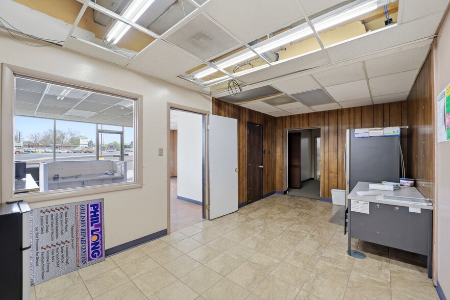 More Photos Of 405 W Fillmore St, Colorado Springs Auto Dealership For Sale