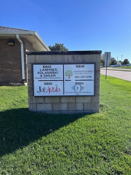 More Photos Of 10842-10854 John Galt Blvd, Omaha Office For Sale