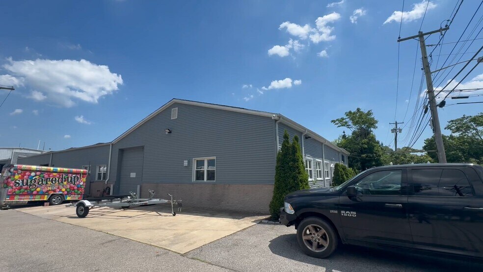 Primary Photo Of 41 Degnon Blvd, Bay Shore Manufacturing For Lease