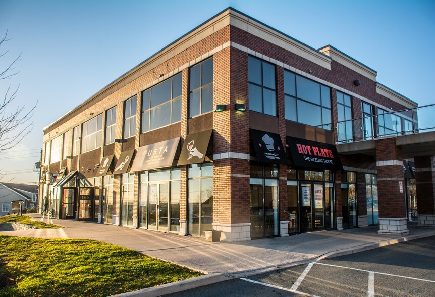 More Photos Of 635-639 Portland Hills Dr, Halifax General Retail For Lease