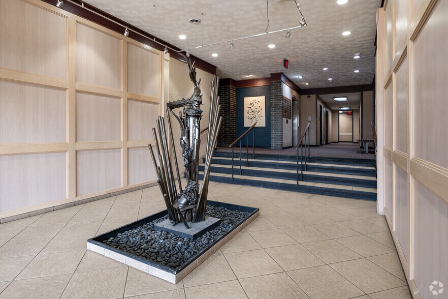 More Photos Of 3681 S Green Rd, Beachwood Office For Lease