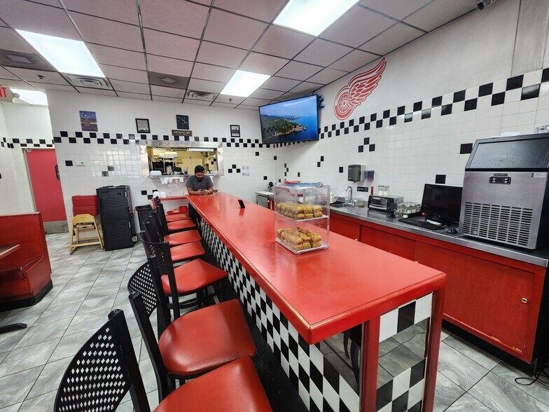 More Photos Of 1350-1500 S Lapeer Rd, Oxford Unknown For Lease