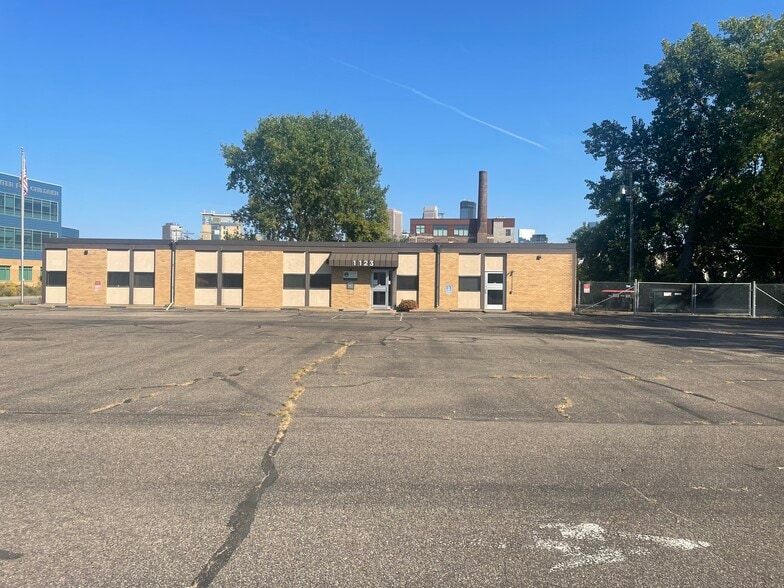More Photos Of 1121-1123 Glenwood Ave, Minneapolis Office For Sale