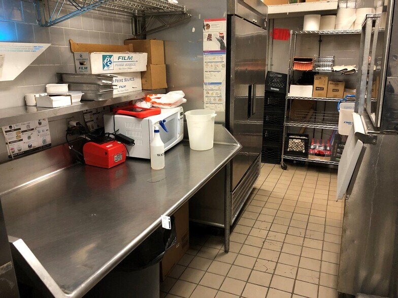 More Photos Of 2-4 Mill Ridge Rd, Danbury Freestanding For Lease