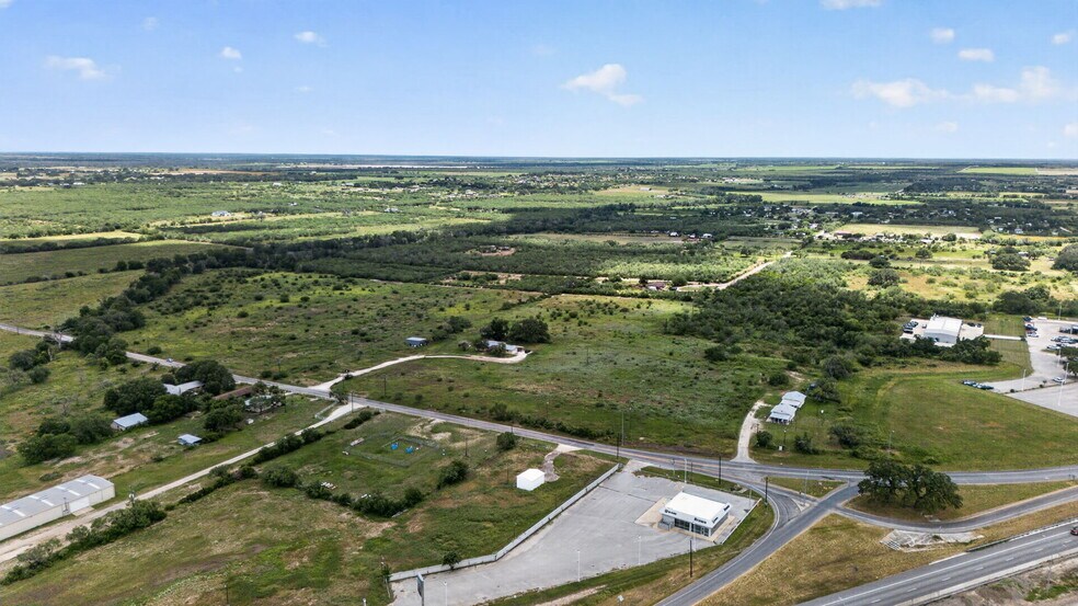 More Photos Of 180 County Road 777, Devine Land For Sale