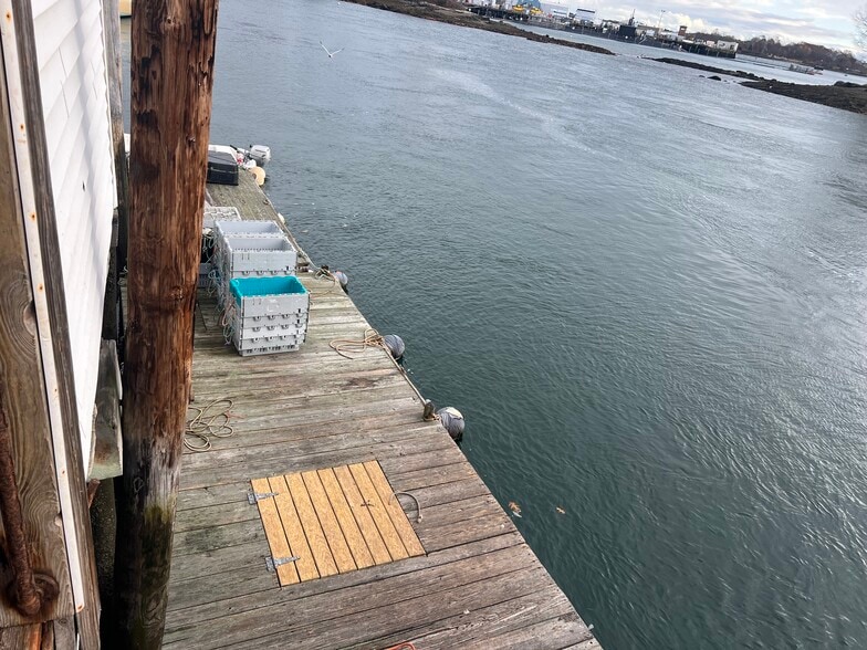 More Photos Of 9 Water St, Kittery General Retail For Lease