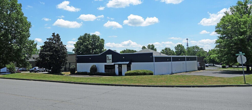 More Photos Of 7103-B Crossroads Blvd, Brentwood Flex For Sale