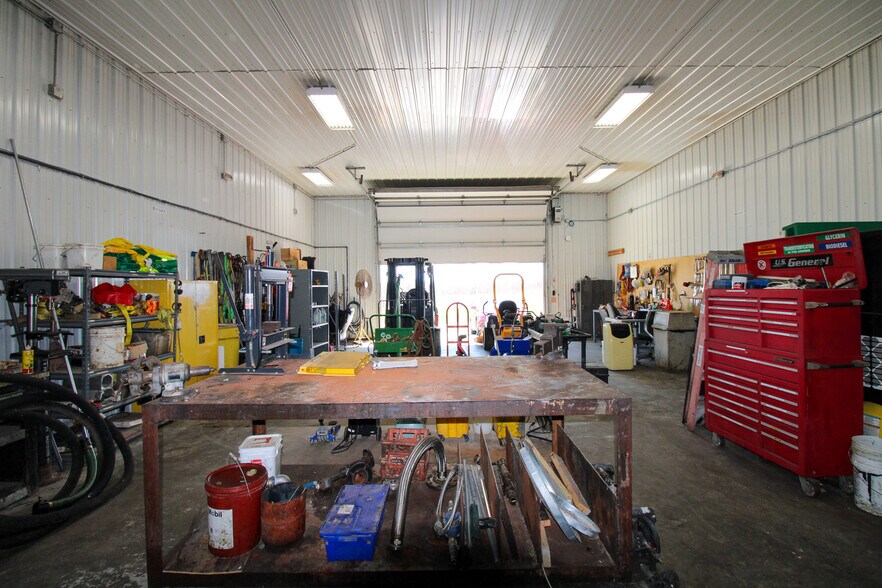 More Photos Of 5640 44th Ave S, Clinton Industrial For Sale
