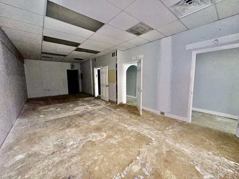 More Photos Of 2605 Tamiami Trl, Port Charlotte Unknown For Lease