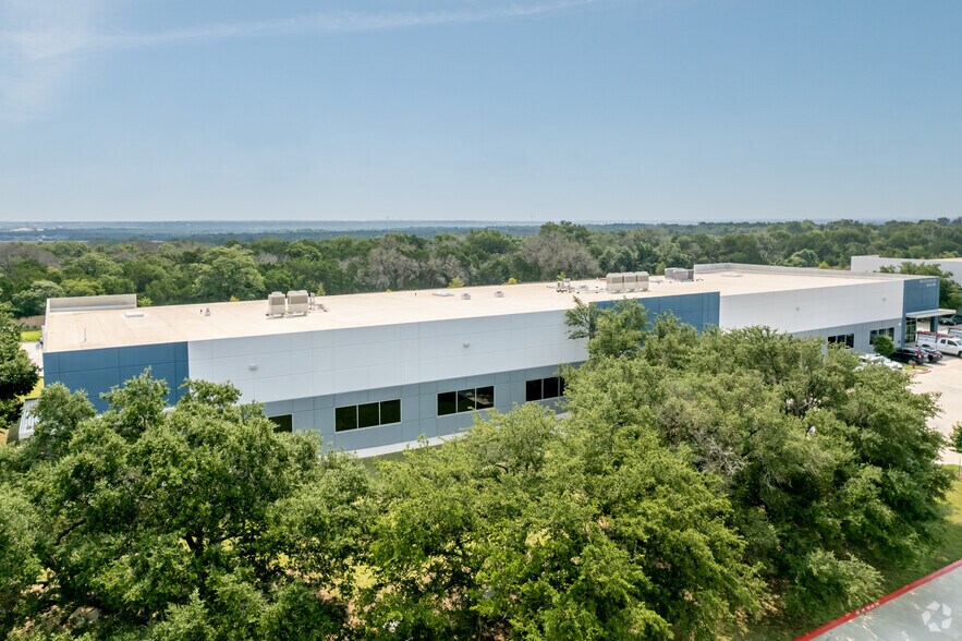 More Photos Of 1615 Scottsdale Dr, Cedar Park Warehouse For Lease