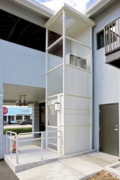 More Photos Of 2010 Wilton Dr, Wilton Manors Restaurant For Lease