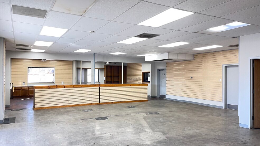 More Photos Of 4308 W Southwest Blvd, Wichita Warehouse For Sale