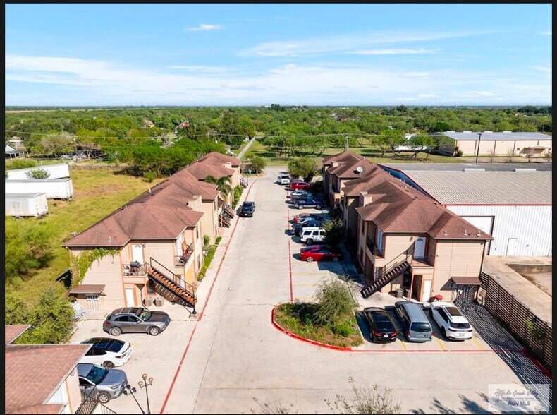 More Photos Of 327 Couch St, Olmito Apartments For Sale