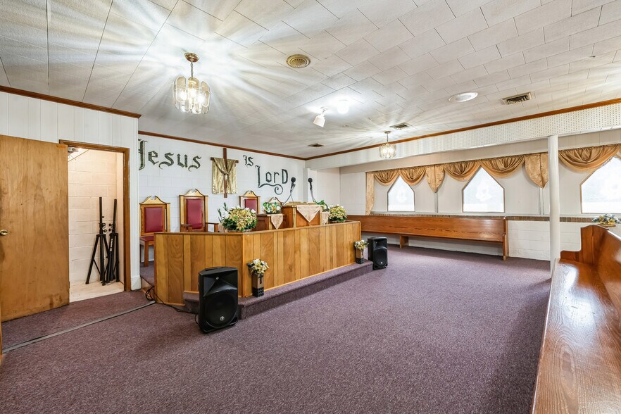 More Photos Of 1040 US-13, Windsor Religious Facility For Sale